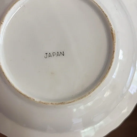 Whimsical vintage ceramic Ash Tray - Picture 3 of 3